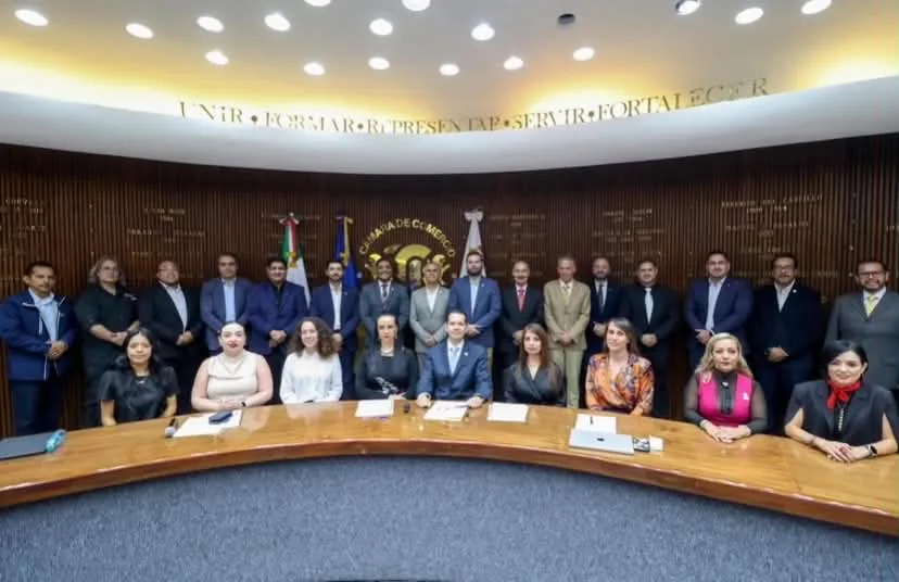 Formamos parte de la Federación de Cámaras de Comercio del Estado de Jalisco, participamos en reuniones estratégicas y con autoridades estatales para impulsar y fortalecer el Sector comercial.